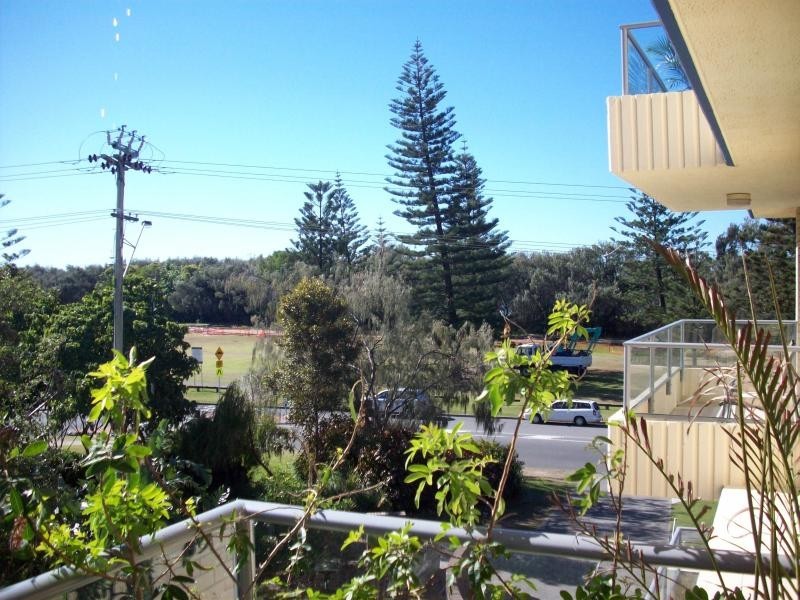 8/280 Hedges Avenue, Broadbeach QLD 4218